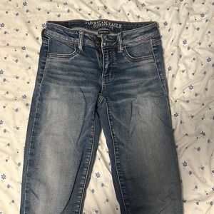 American eagle medium wash skinny jeans. Size 0